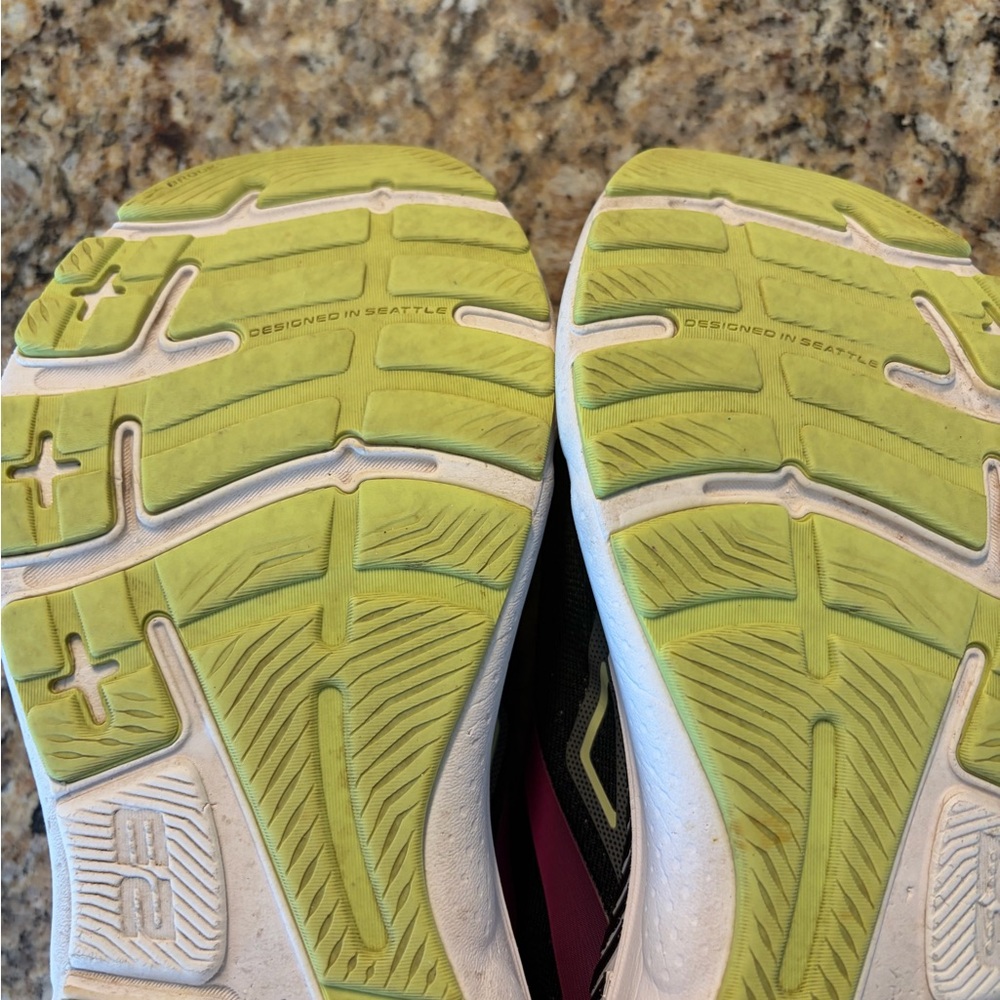 Brooks Adrenaline GTS 23 Black Pink Gray Athletics Sneakers- women’s size 11 - Picture 10 of 12